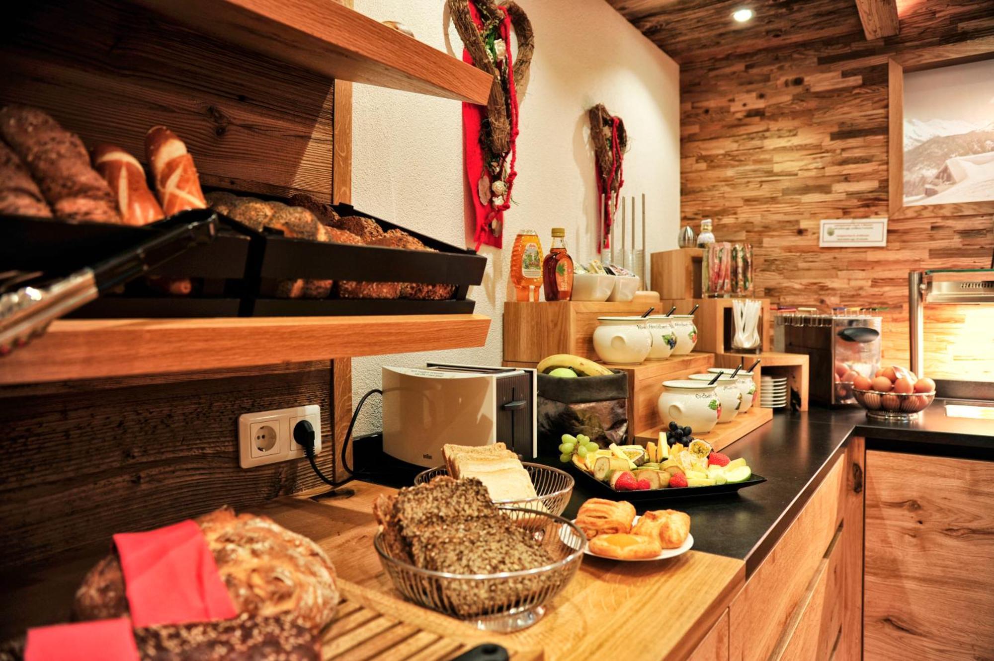 Hotel Garni Bellevue Ischgl Buitenkant foto
